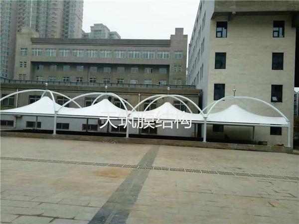 車庫出入口膜結(jié)構(gòu)雨棚